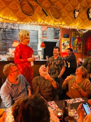 Julefrokost med Drag Bingo show lørdag 5/12 kl 18:00 🧑‍🎄🎄